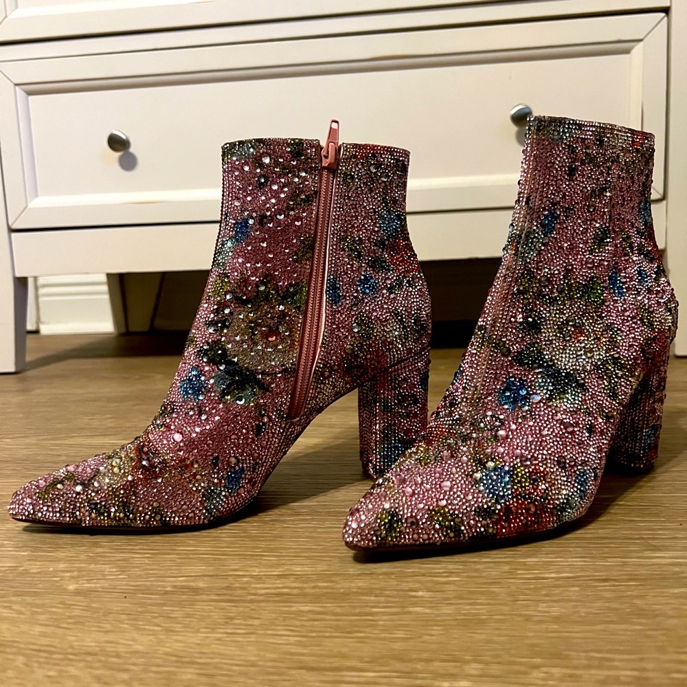 Betsey Johnson
Cadyf Rhinestone Boots
